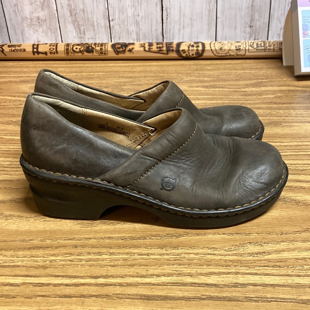 Born Handcrafted Footwear Brown Leather Slip-On Shoes Sz 6